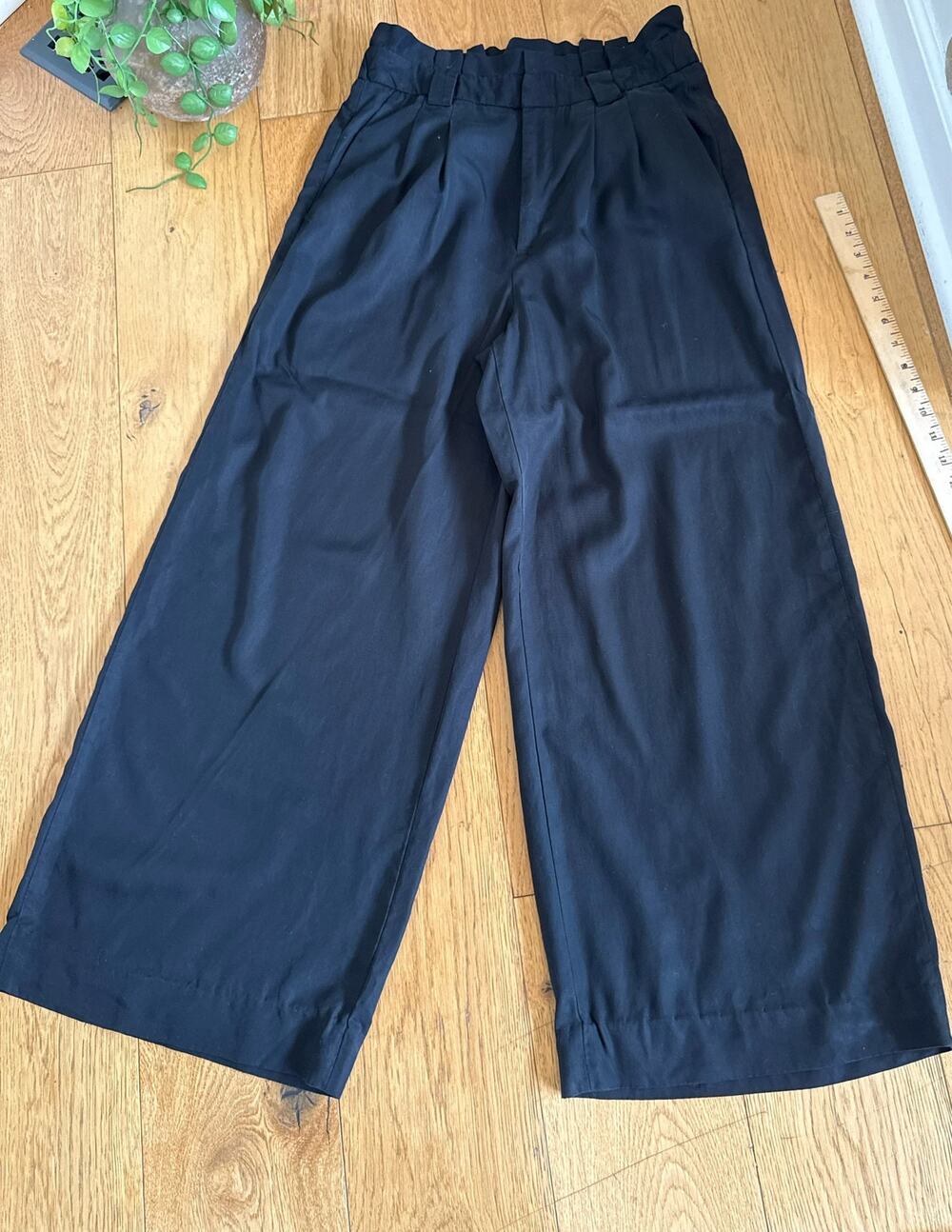 Banana Republic Ultra High-Rise Wide-Leg Paperbag Pants Black Size 4